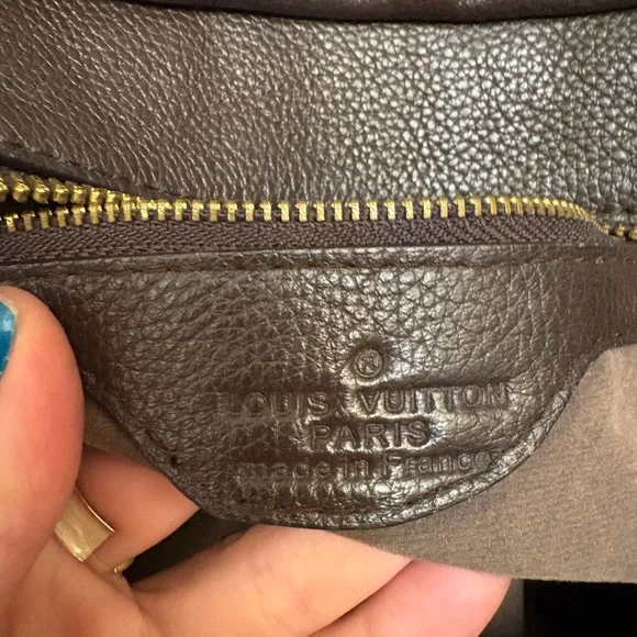 Louis Vuitton Tote Bag - Picture 7 of 16